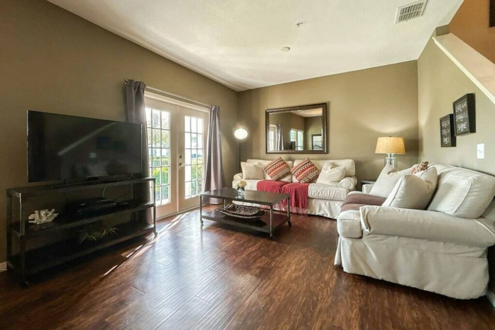 West Lucaya Village 34