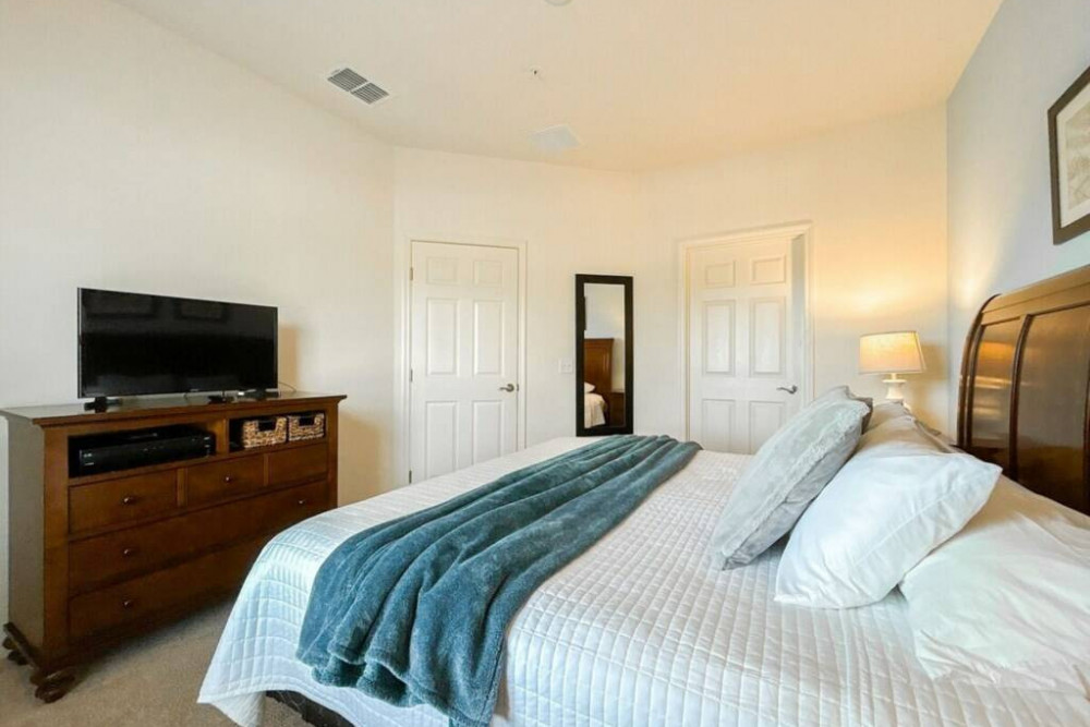 West Lucaya Village 34