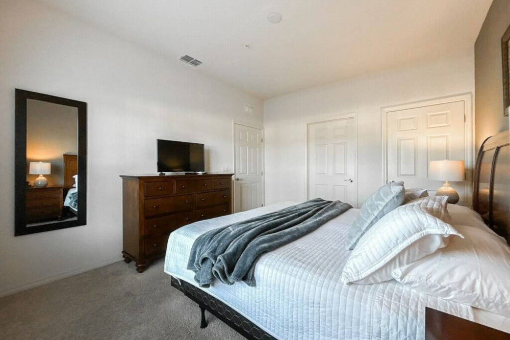 West Lucaya Village 34