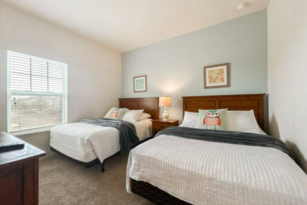 West Lucaya Village 34