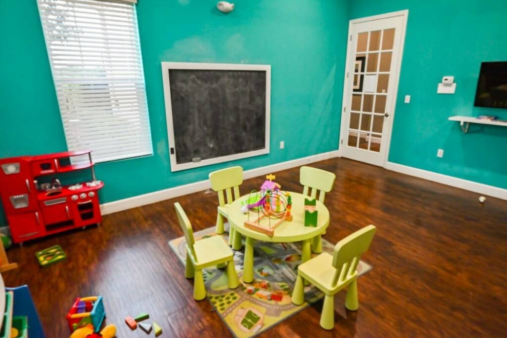 West Lucaya Village 34