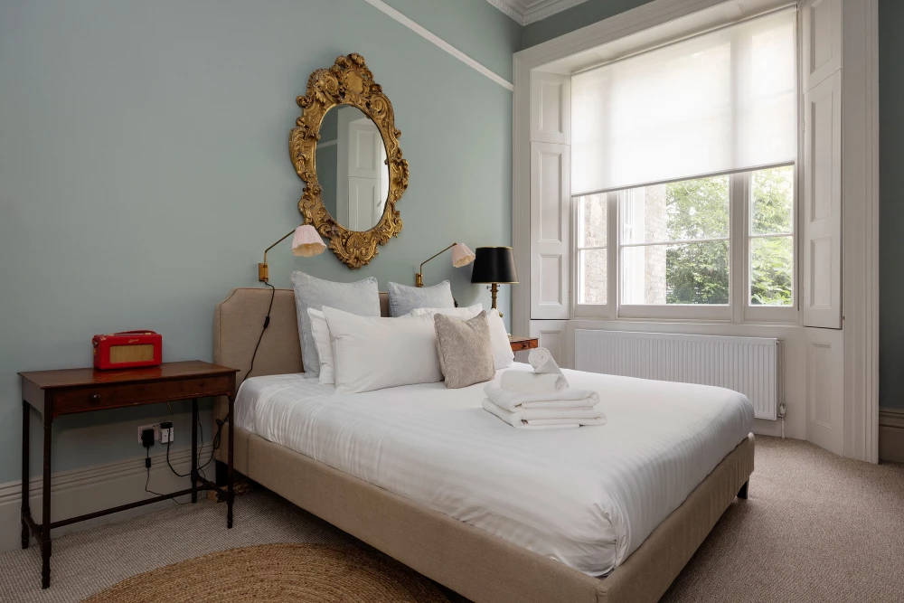Elegant Westbourne Gardens