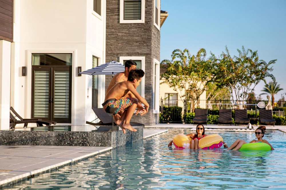 Reunion Resort 13000