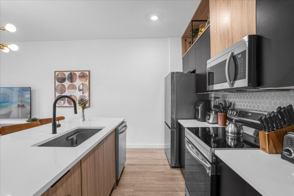 The Hub at Westside 14