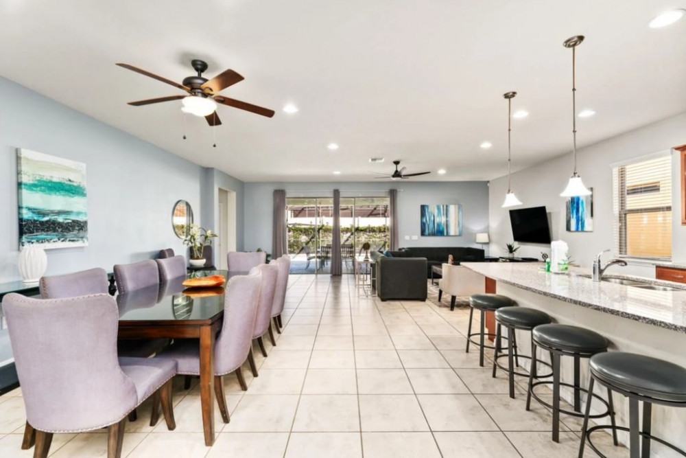 Windsor at Westside 1900