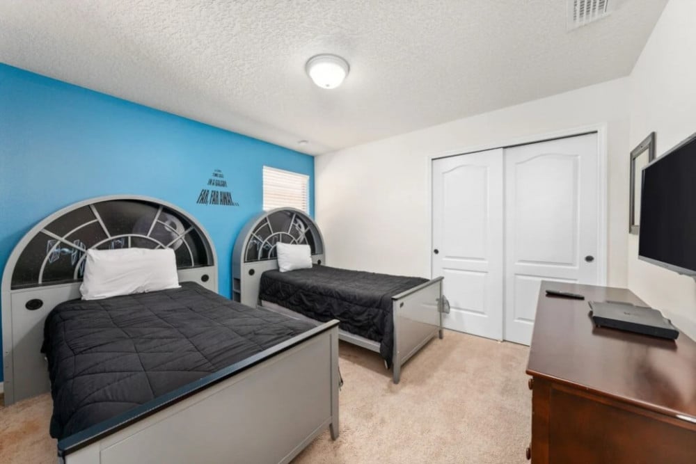 Windsor at Westside 1900