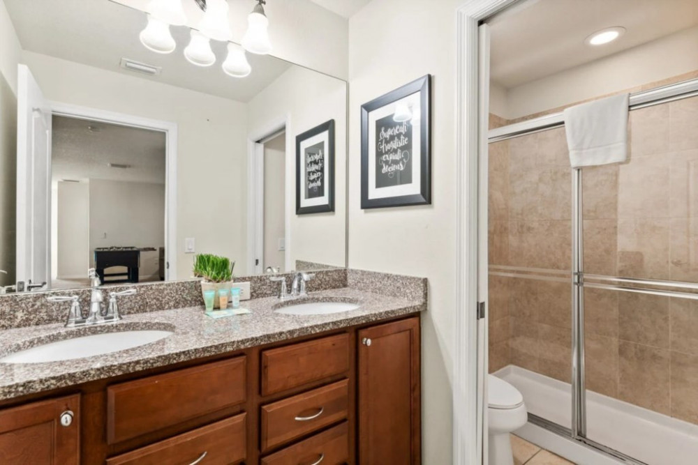 Windsor at Westside 1900