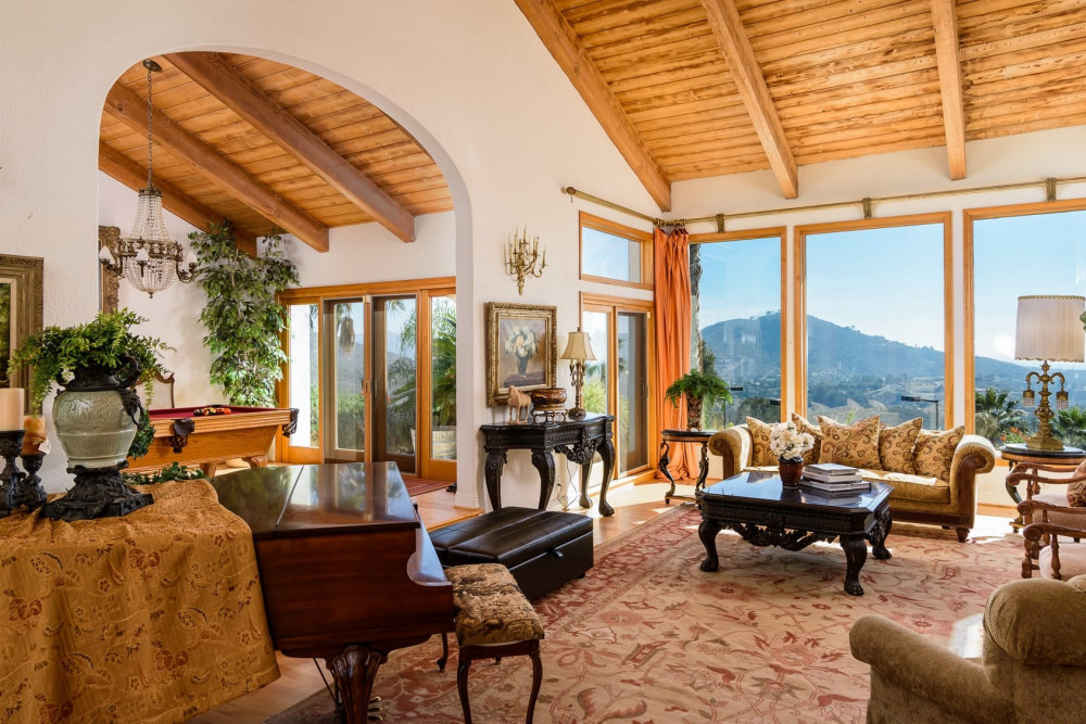 Escondido 2