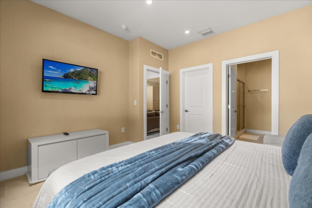 Magic Village Yards 13