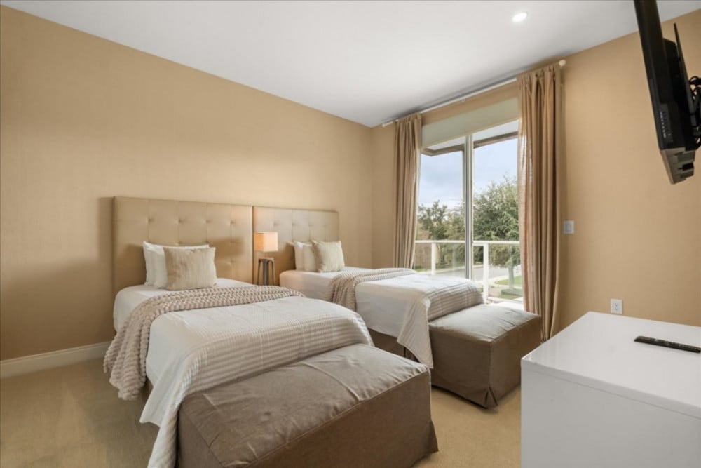 Magic Village Yards 13