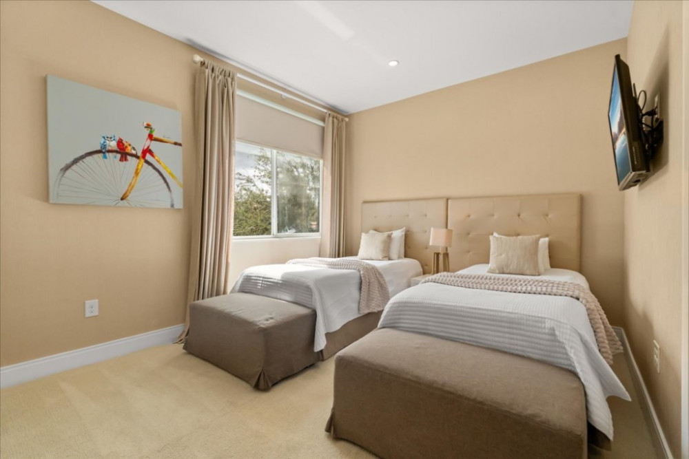 Magic Village Yards 13