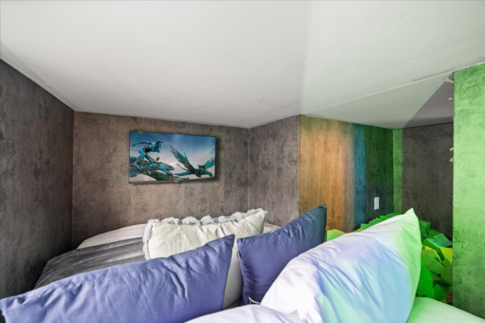 Windsor Cay 208