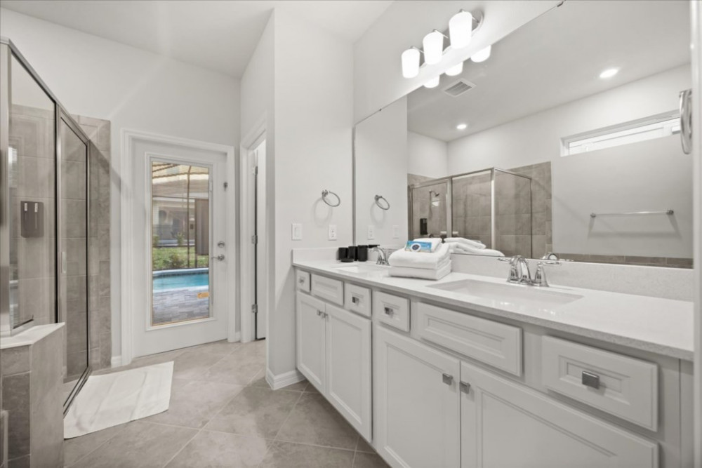 Windsor Cay 208