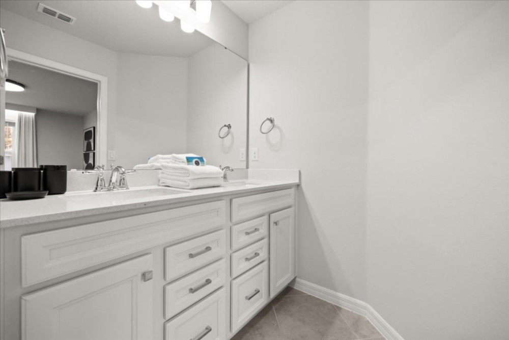 Windsor Cay 208