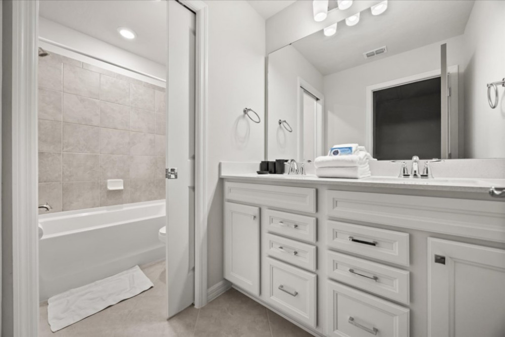 Windsor Cay 208