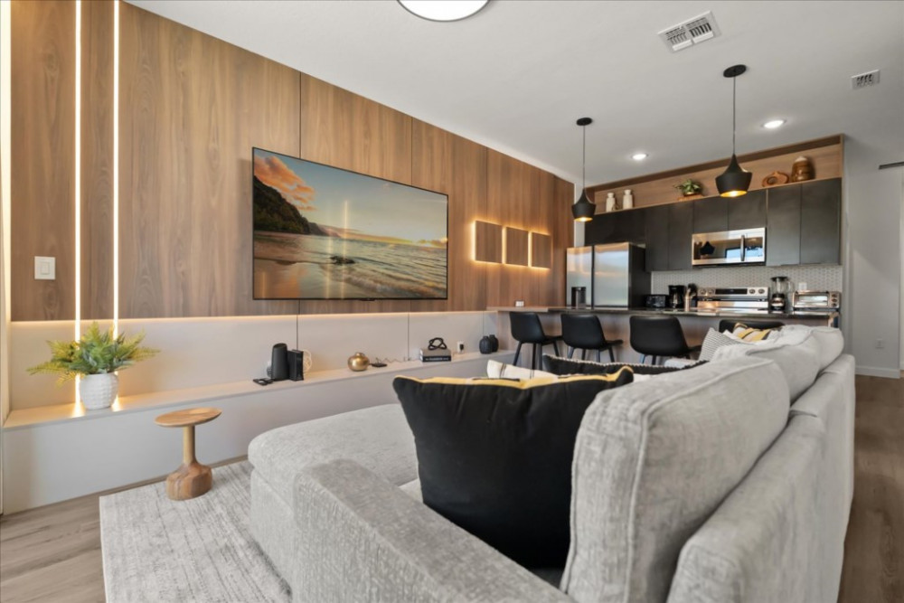 The Hub at Westside 15