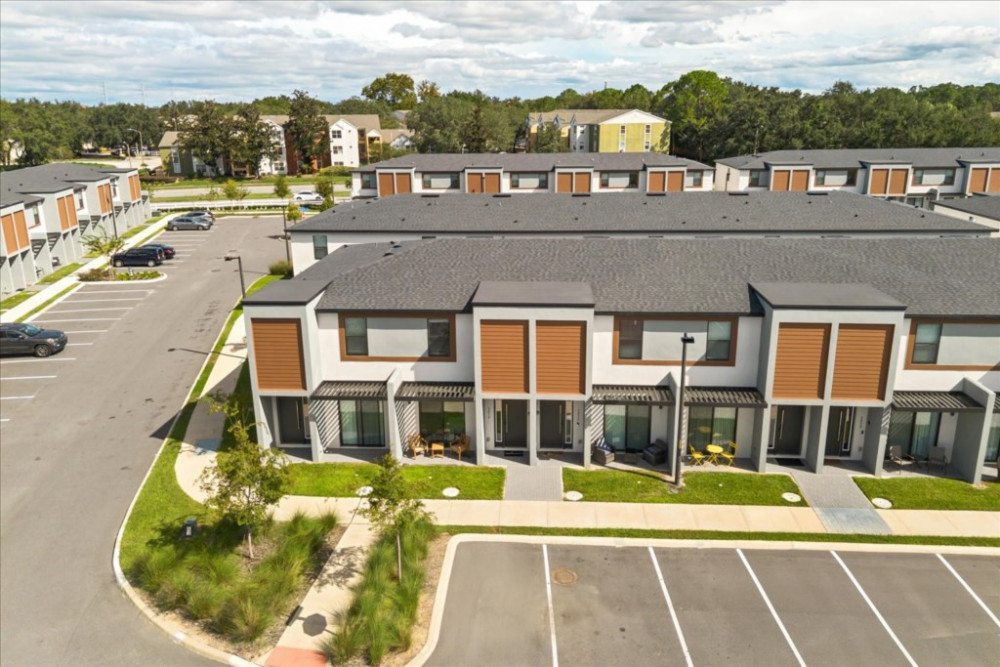 The Hub at Westside 15