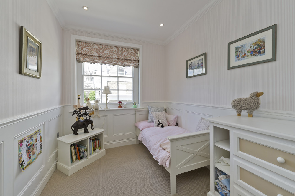 Classical Living in Knightsbridge