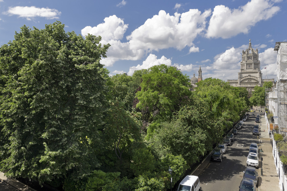 Classical Living in Knightsbridge