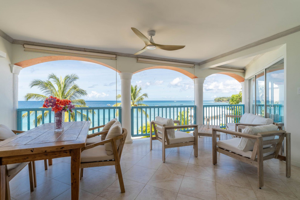 Villas On The Beach 305