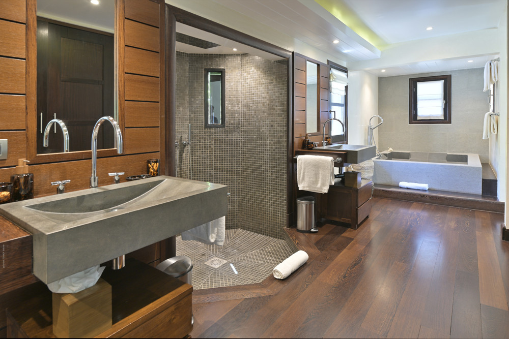 Villa Silver Rainbow