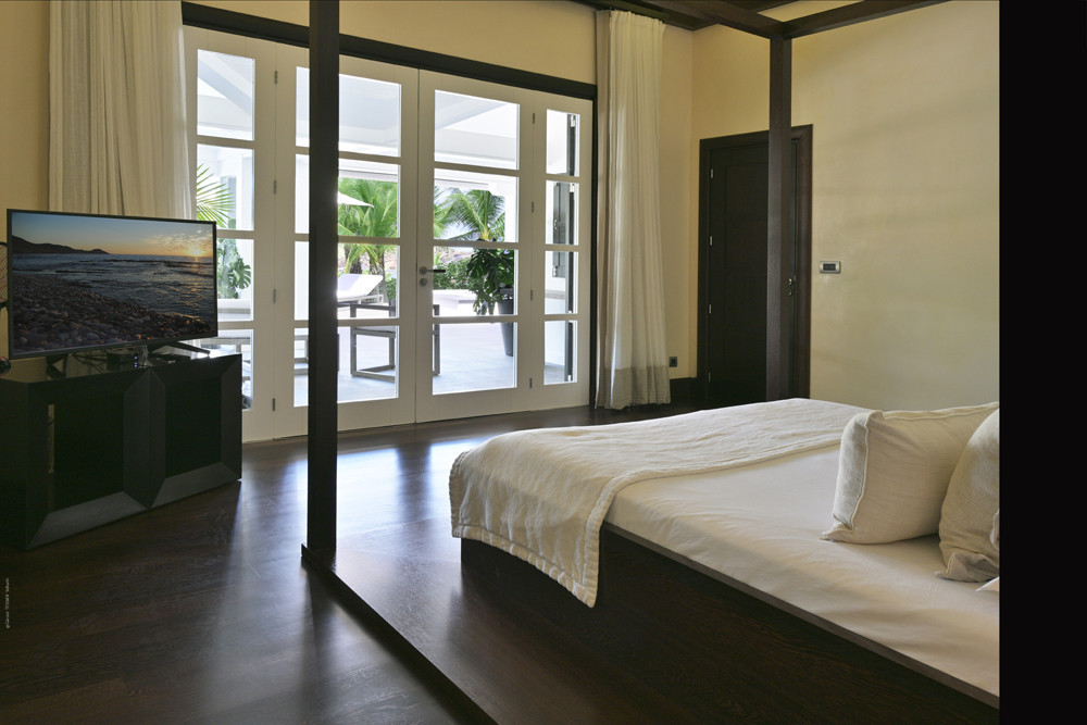 Villa Silver Rainbow