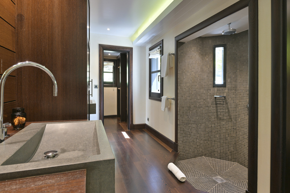 Villa Silver Rainbow