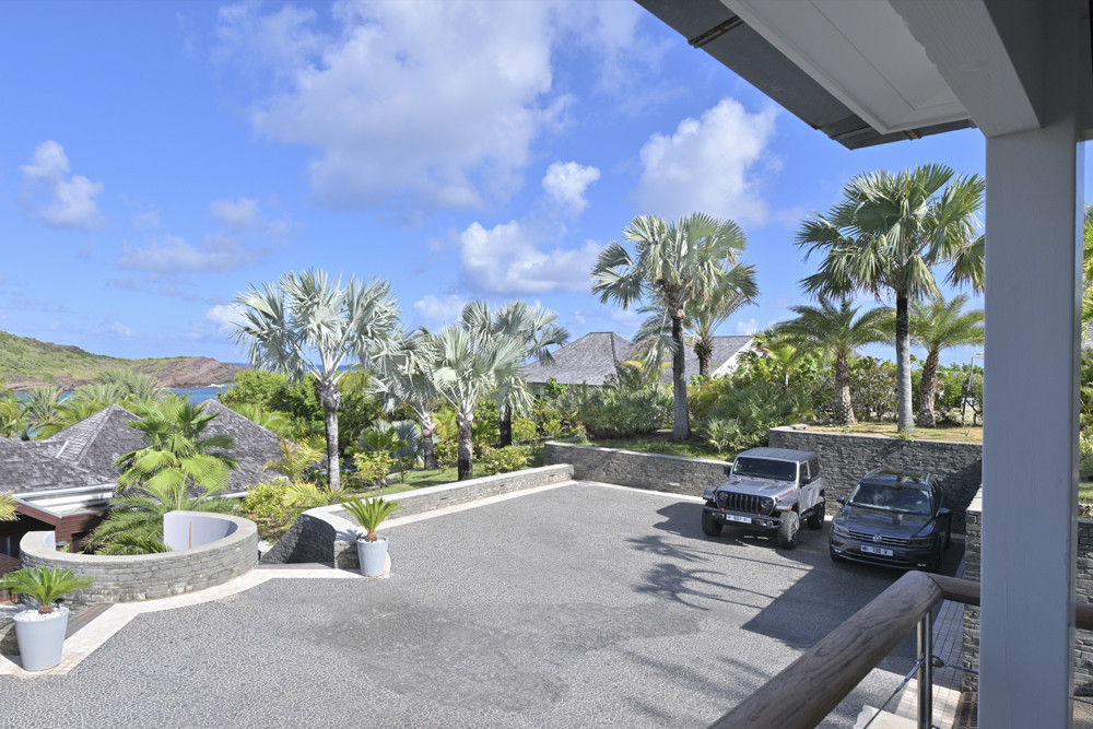 Villa Silver Rainbow