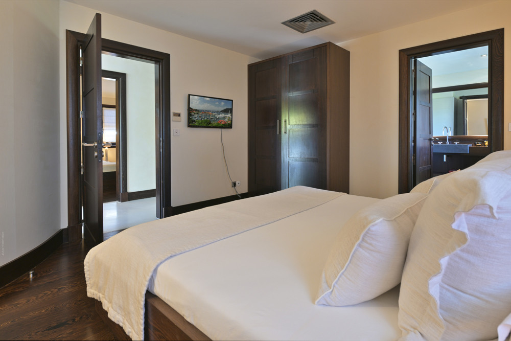 Villa Silver Rainbow