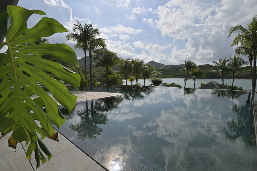 Villa Silver Rainbow