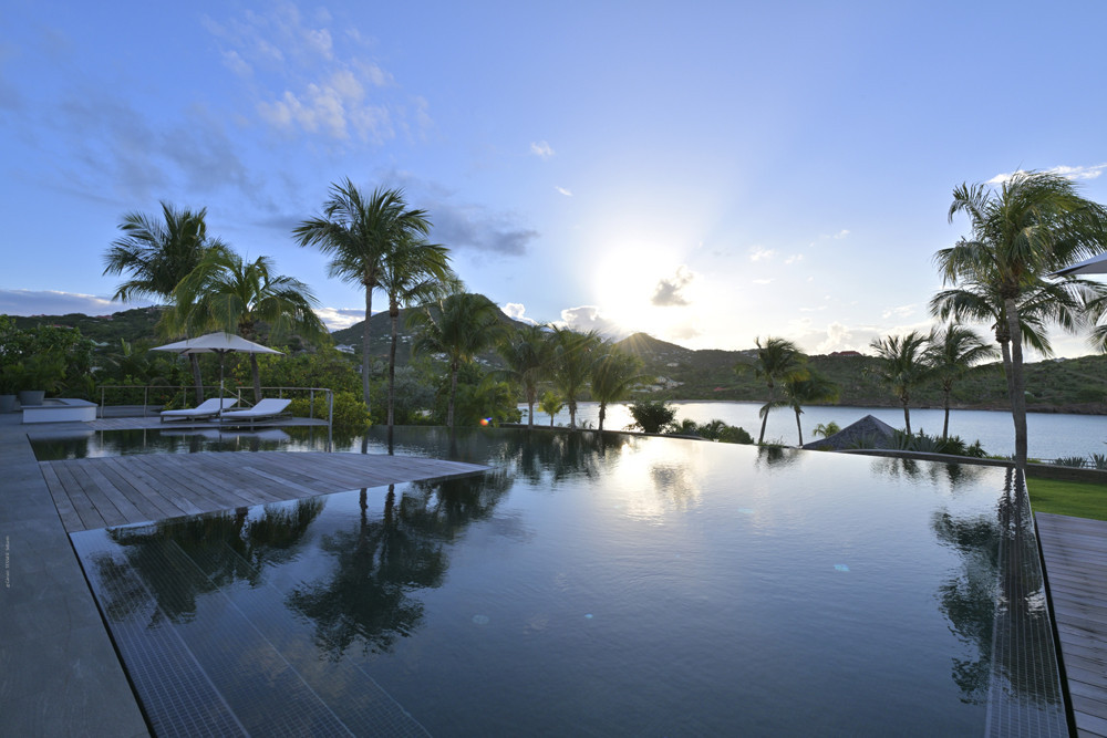 Villa Silver Rainbow