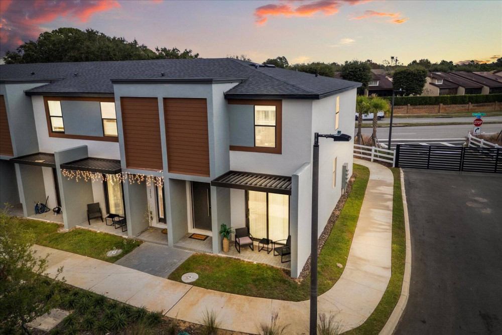 The Hub at Westside 17