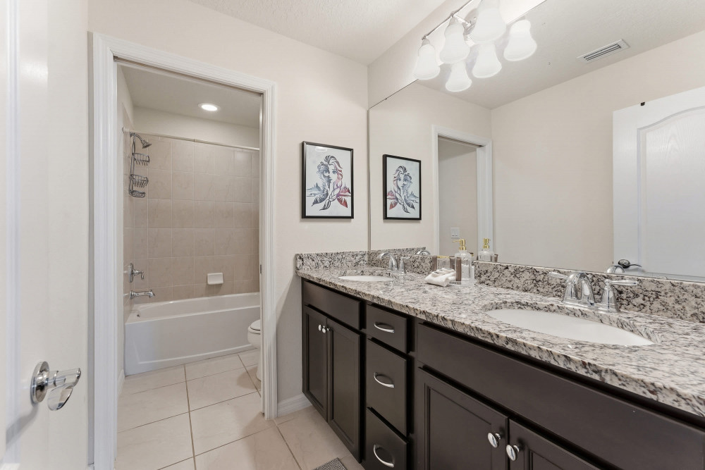 Windsor at Westside 2100