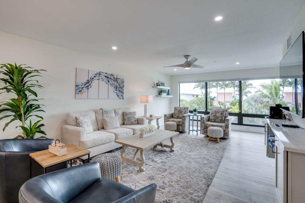 Holmes Beach 329