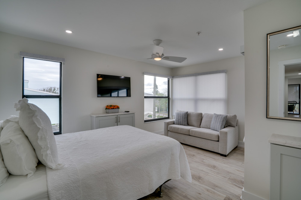 Holmes Beach 329