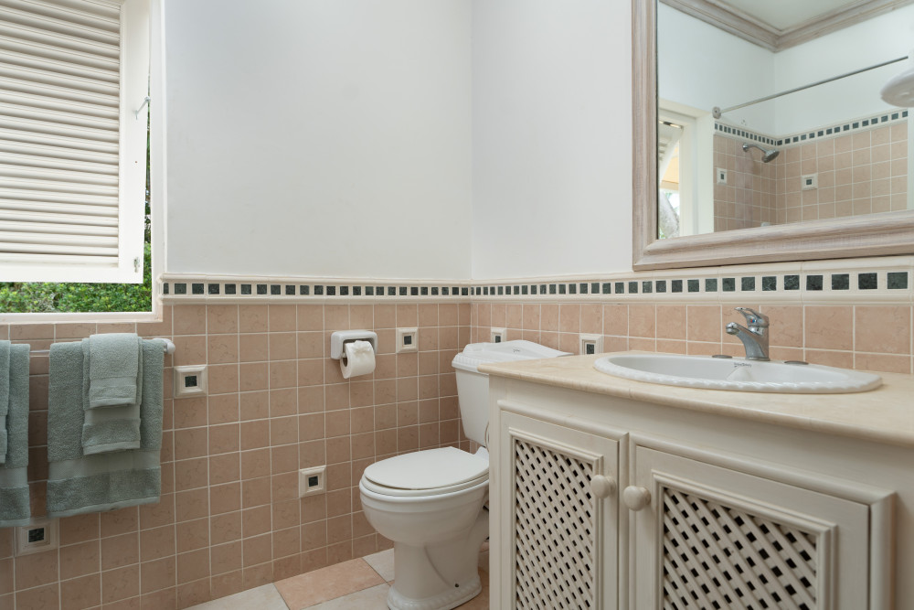 No Worries, 9 Coconut Grove