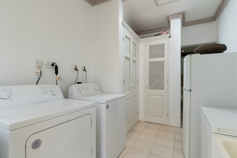 No Worries, 9 Coconut Grove