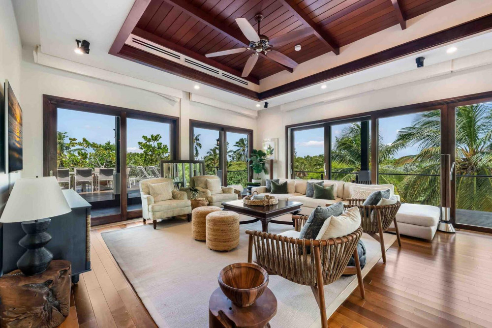 Ritz-Carlton Deckhouse 1