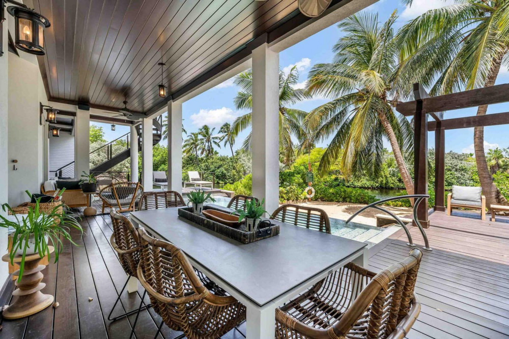 Ritz-Carlton Deckhouse 1