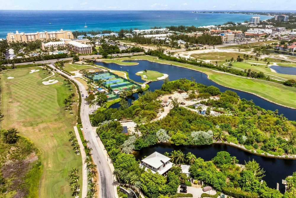 Ritz-Carlton Deckhouse 1