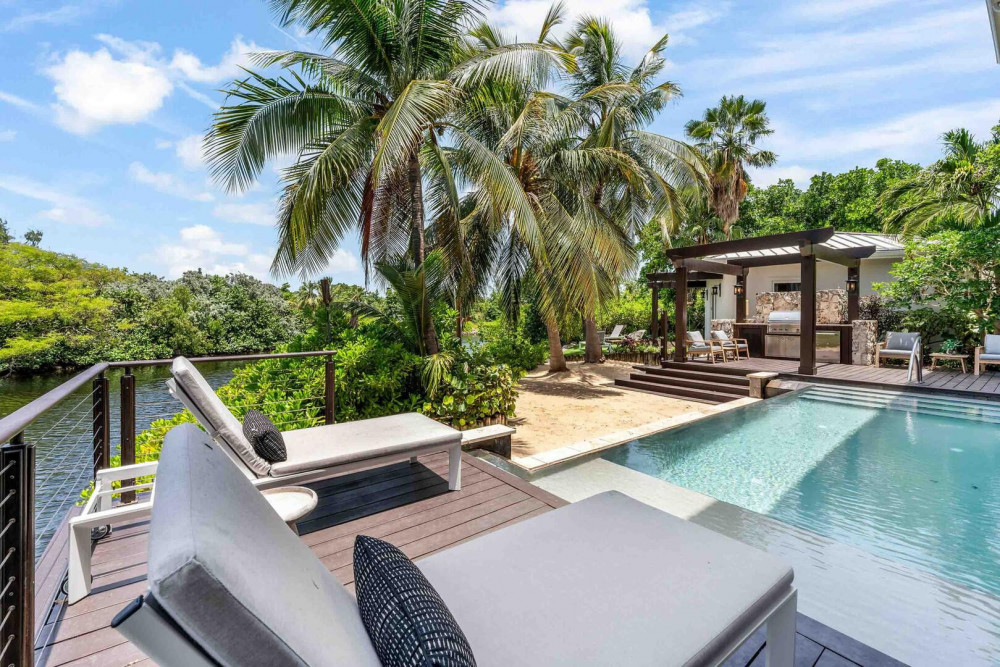 Ritz-Carlton Deckhouse 1