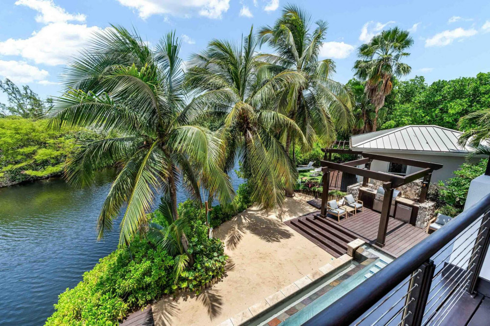 Ritz-Carlton Deckhouse 1