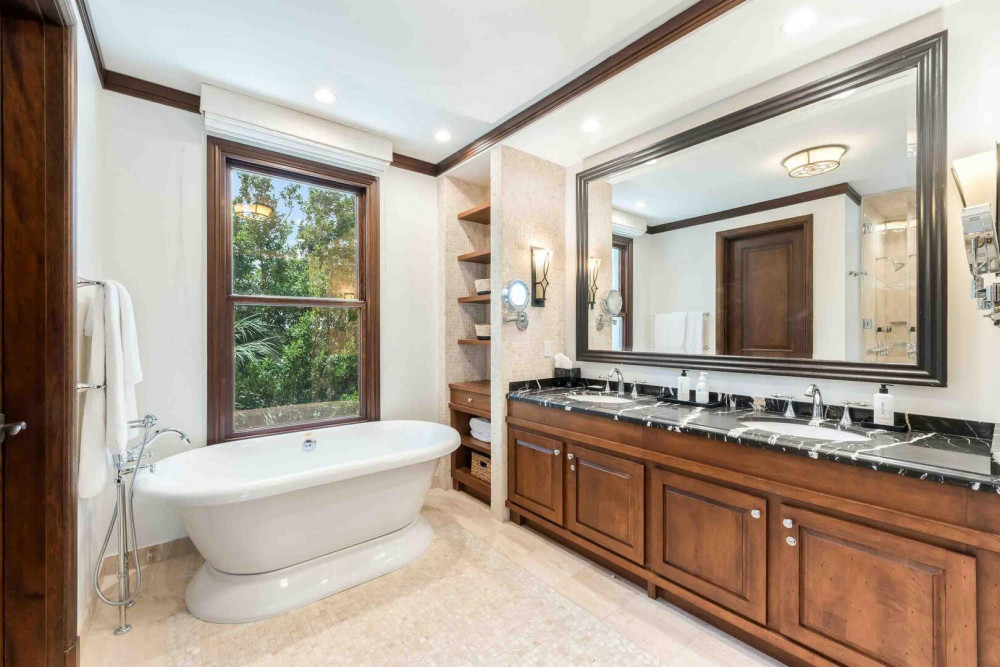 Ritz-Carlton Deckhouse 1