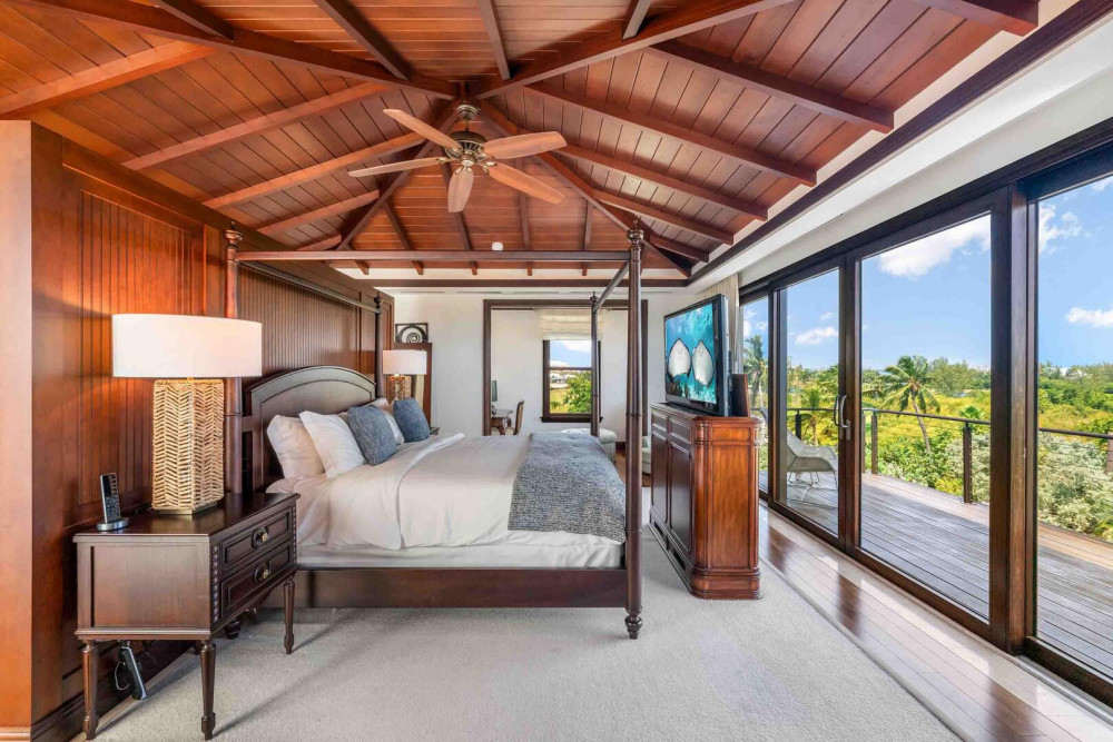 Ritz-Carlton Deckhouse 1