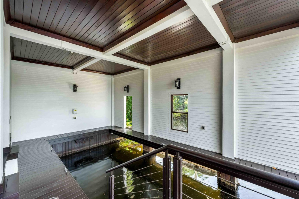 Ritz-Carlton Deckhouse 1