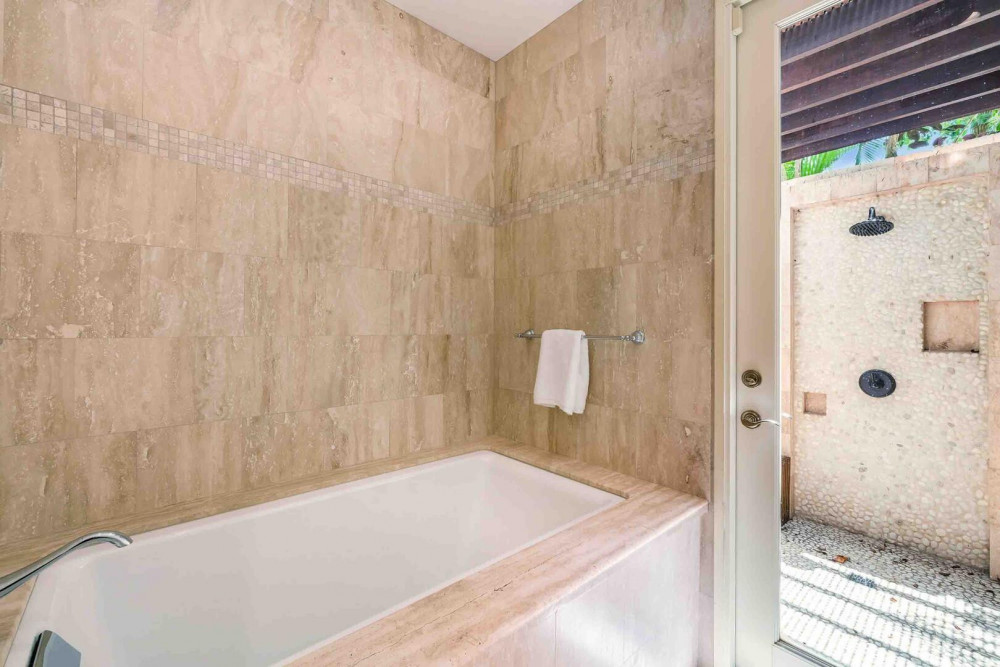 Ritz-Carlton Deckhouse 1