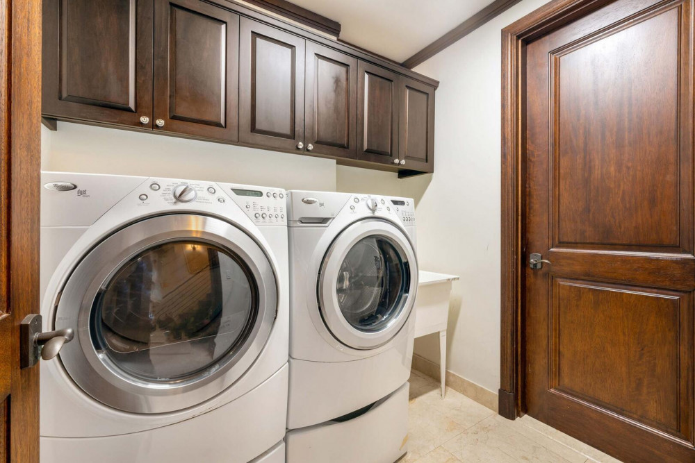 Ritz-Carlton Deckhouse 1