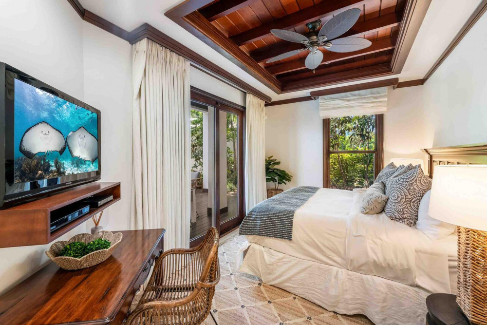 Ritz-Carlton Deckhouse 1