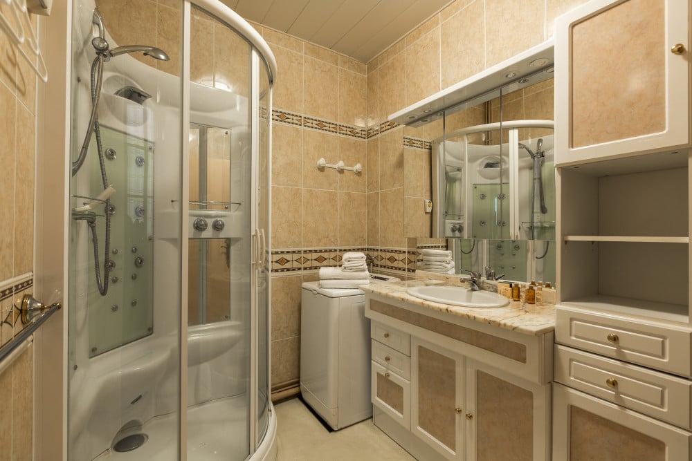 Footsteps from the Tuileries