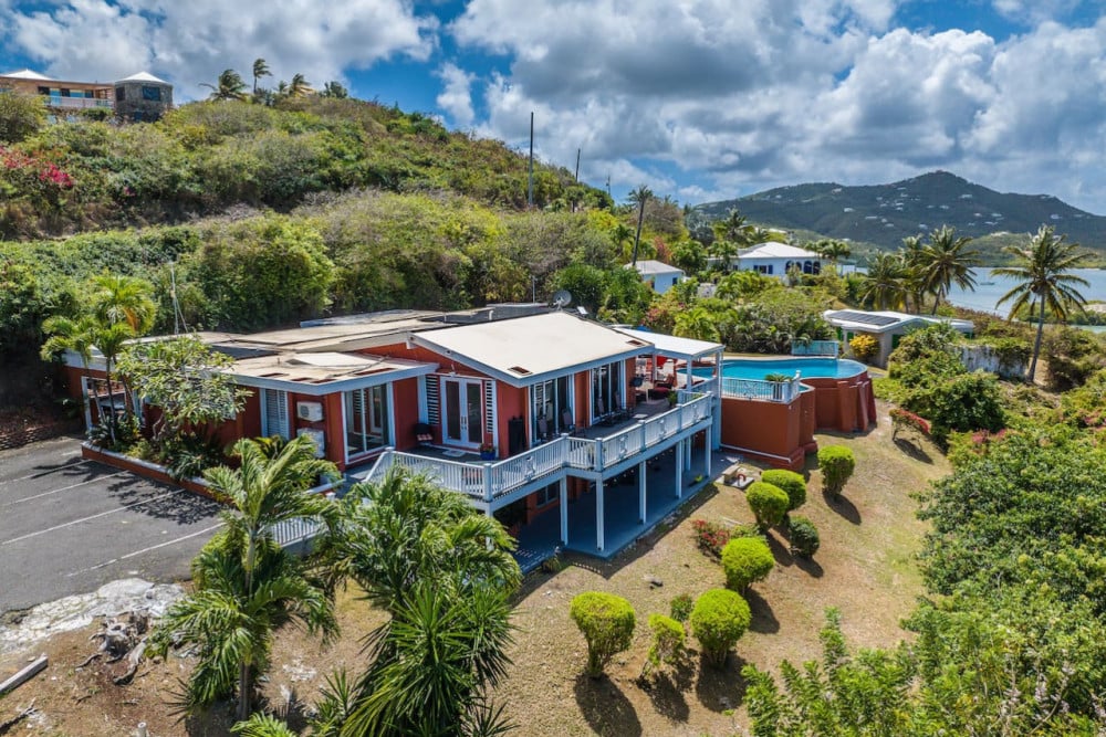 Hook ’em on Paradise